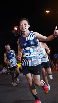 BIB: 43571, 42655, 0495
                            <button type="button" onclick="openModal(23043016)" class="btn btn-primary btn-sm float-right btn-popup" data-toggle="modal" data-target=".modal-high-quality">
                        <i class="fas fa-shopping-cart"></i> Add to Cart
                    </button>
                                            <button type="button" onclick="isThisMe(23043016, true)" class="btn btn-success btn-sm float-right btn-popup btn-isme hidden" data-toggle="tooltip" data-placement="bottom" title="นี่คือรูปของคุณใช่ไหม คลิกที่นี่เพื่อเอาเข้าอัลบั้ม">
                        <i class="fas fa-plus"></i> Add to album
                    </button>
                    <button type="button" onclick="isThisMe(23043016, false)" class="btn btn-warning btn-sm float-right btn-popup btn-isnotme hidden">
                        <i class="fas fa-ban"></i> Remove from album
                    </button>